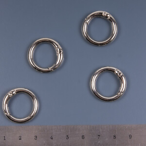 KEYRING WITH CARABINER silver-16 mm